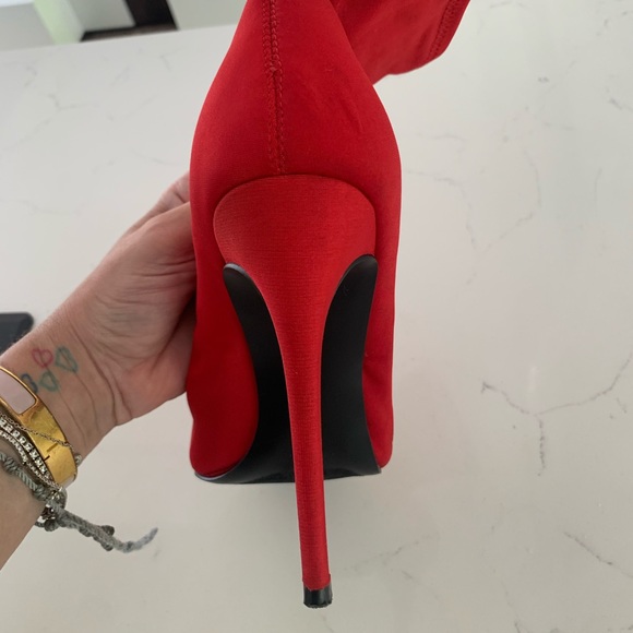 Red booties - Picture 3 of 8